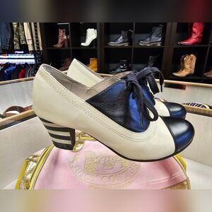 Lola Ramona Black and Cream Leather Heeled Oxford Shoes.‎ Size 39